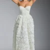 Abito a corsetto con applicazioni floreali decorato Camellia in bianco Abito a corsetto con applicazioni floreali decorato Camellia in bianco