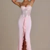 Abito a corsetto in pizzo decorato Beatrix Premium in rosa confetto Abito a corsetto in pizzo decorato Beatrix Premium in rosa confetto