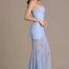 Abito con corsetto in pizzo decorato Liliane Premium in azzurro Abito con corsetto in pizzo decorato Liliane Premium in azzurro