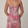 Abito corsetto asimmetrico con ruches Haruna in fantasia floreale sfocata Abito corsetto asimmetrico con ruches Haruna in fantasia floreale sfocata
