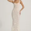 Abito corsetto con scollo morbido e applicazioni decorative Vasanta in bianco Abito corsetto con scollo morbido e applicazioni decorative Vasanta in bianco