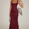 Abito corsetto Vasanta con scollo morbido e applicazioni decorative in rosso vino Abito corsetto Vasanta con scollo morbido e applicazioni decorative in rosso vino