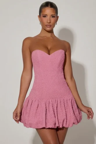 Abito corto a corsetto con orlo a palloncino e cut-out Lavinia in rosa antico Abito corto a corsetto con orlo a palloncino e cut-out Lavinia in rosa antico