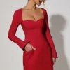 Abito corto A-line a maniche lunghe con scollo a cuore Corinne in rosso Abito corto A-line a maniche lunghe con scollo a cuore Corinne in rosso