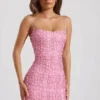 Abito corto aderente con scollo rotondo e decorazioni Lunetta in rosa Abito corto aderente con scollo rotondo e decorazioni Lunetta in rosa