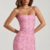 Abito corto aderente con scollo rotondo e decorazioni Lunetta in rosa Abito corto aderente con scollo rotondo e decorazioni Lunetta in rosa
