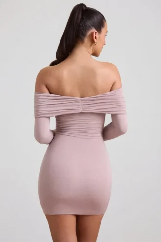 Abito corto con spalle scoperte e ruches in misto modal e cashmere color taupe Abito corto con spalle scoperte e ruches in misto modal e cashmere color taupe