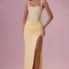 Abito da damigella d’onore drappeggiato in rete Rosina in giallo burro Abito da damigella d’onore drappeggiato in rete Rosina in giallo burro