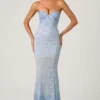 Abito da sera Vesna con scollo a cuore e strascico a sirena in azzurro Abito da sera Vesna con scollo a cuore e strascico a sirena in azzurro