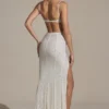 Abito lungo a sirena con cut-out decorato Lucienne in bianco Abito lungo a sirena con cut-out decorato Lucienne in bianco