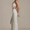 Abito lungo a sirena con cut-out decorato Lucienne in bianco Abito lungo a sirena con cut-out decorato Lucienne in bianco