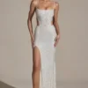 Abito lungo a sirena con cut-out decorato Lucienne in bianco Abito lungo a sirena con cut-out decorato Lucienne in bianco
