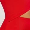 Abito lungo asimmetrico con cut-out in jersey Kalina in rosso scarlatto Abito lungo asimmetrico con cut-out in jersey Kalina in rosso scarlatto