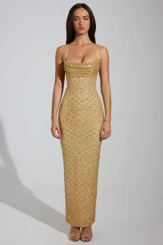 Abito lungo con collo a cappuccio e decorazioni Constance in oro
