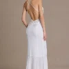 Abito lungo con collo a cappuccio e schiena scoperta in chiffon Emmeline, bianco Abito lungo con collo a cappuccio e schiena scoperta in chiffon Emmeline, bianco