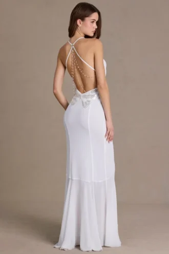 Abito lungo con collo a cappuccio e schiena scoperta in chiffon Emmeline, bianco