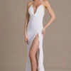 Abito lungo con collo a cappuccio e schiena scoperta in chiffon Emmeline, bianco Abito lungo con collo a cappuccio e schiena scoperta in chiffon Emmeline, bianco