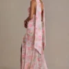 Abito lungo con dettagli a sciarpa decorato Primrose Premium con stampa floreale rosa Abito lungo con dettagli a sciarpa decorato Primrose Premium con stampa floreale rosa