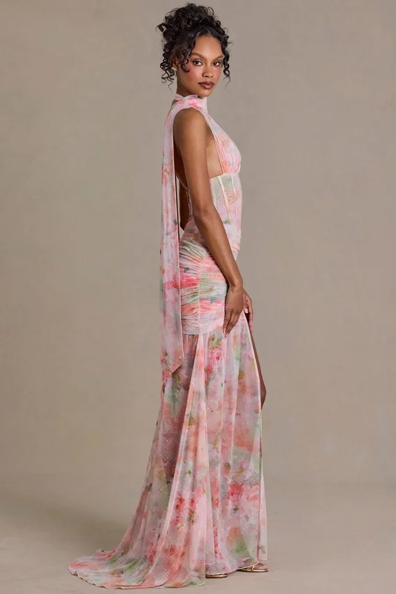 Abito lungo con dettagli a sciarpa decorato Primrose Premium con stampa floreale rosa Abito lungo con dettagli a sciarpa decorato Primrose Premium con stampa floreale rosa