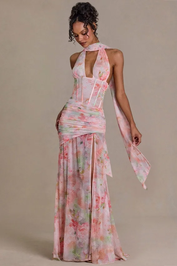 Abito lungo con dettagli a sciarpa decorato Primrose Premium con stampa floreale rosa Abito lungo con dettagli a sciarpa decorato Primrose Premium con stampa floreale rosa