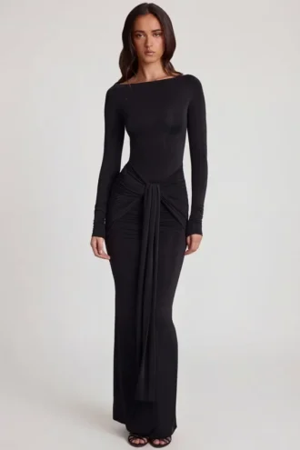 Abito lungo con scollo a barchetta e drappeggi in morbido jersey Mericia, colore nero Abito lungo con scollo a barchetta e drappeggi in morbido jersey Mericia, colore nero