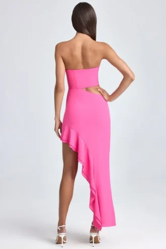 Abito lungo con scollo a fascia, cut-out e volant Acelynn in rosa lollipop Abito lungo con scollo a fascia, cut-out e volant Acelynn in rosa lollipop