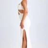 Abito lungo con scollo all’americana e ruches con cut-out Kalyani in bianco Abito lungo con scollo all’americana e ruches con cut-out Kalyani in bianco