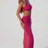 Abito lungo con scollo asimmetrico e cut-out arricciati Suvi in fucsia Abito lungo con scollo asimmetrico e cut-out arricciati Suvi in fucsia