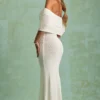 Abito lungo con spalle scoperte Naia Bouclé in bianco Abito lungo con spalle scoperte Naia Bouclé in bianco