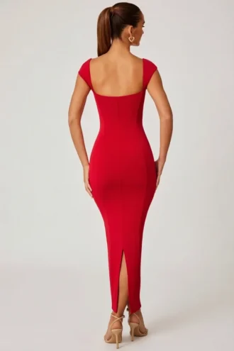 Abito lungo Dolcezza con scollo a cuore in rosso
