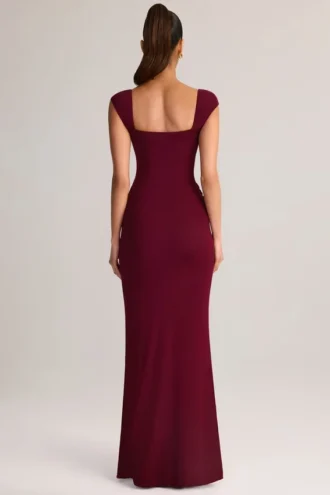 Abito lungo Elva in modal con scollo a cuore e vita arricciata, color vino