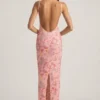 Abito lungo rosa con scollo rotondo e schiena scoperta decorato Tavira