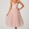 Abito midi a corpetto in tulle Cindy in rosa antico Abito midi a corpetto in tulle Cindy in rosa antico