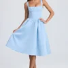 Abito midi drappeggiato con corpetto a corsetto Marguerite in blu polvere