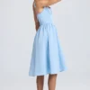 Abito midi drappeggiato con corpetto a corsetto Marguerite in blu polvere