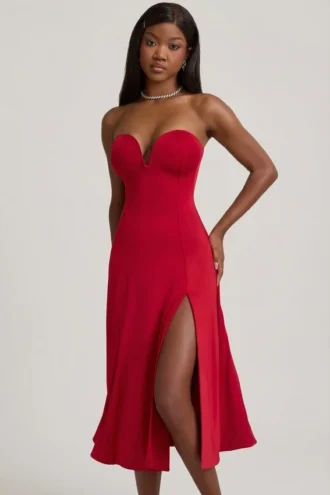 Abito midi svasato senza spalline in jersey slinky Joely, colore rosso vero