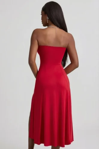 Abito midi svasato senza spalline in jersey slinky Joely, colore rosso vero