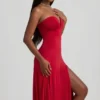Abito midi svasato senza spalline in jersey slinky Joely, colore rosso vero