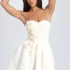Abito mini a corsetto con applicazioni floreali Mirabelle in avorio