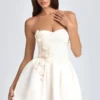 Abito mini a corsetto con applicazioni floreali Mirabelle in avorio