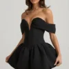 Abito mini a corsetto con spalle scoperte e orlo a palloncino a strati Jessamy in nero