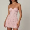 Abito mini a trapezio con decorazioni Edita in rosa balletto