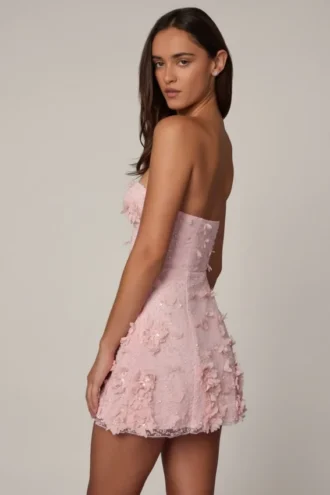 Abito mini a trapezio con decorazioni Edita in rosa balletto