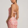Abito mini aderente con canotta decorata Velena in rosa Abito mini aderente con canotta decorata Velena in rosa