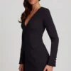 Abito mini blazer strutturato monopetto Samantae in nero Abito mini blazer strutturato monopetto Samantae in nero