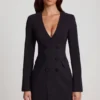 Abito mini blazer strutturato monopetto Samantae in nero Abito mini blazer strutturato monopetto Samantae in nero