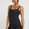 Abito mini kilt in twill spazzolato con vita bassa Clover, nero
