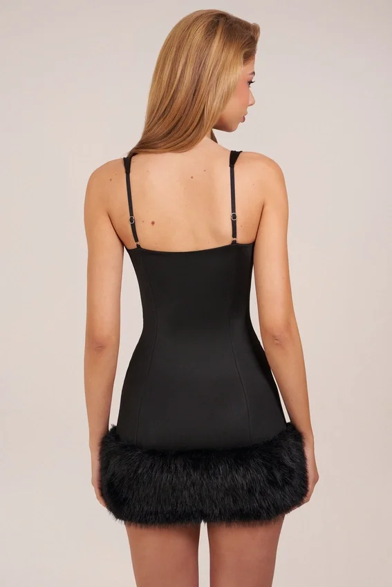 Abito mini Rixelle in raso con scollo quadrato, corsetto e pelliccia sintetica, colore nero