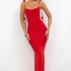 Aldona Abito da sera in jersey elasticizzato con dettagli a rosa in rosso scarlatto Aldona Abito da sera in jersey elasticizzato con dettagli a rosa in rosso scarlatto