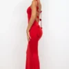 Aldona Abito da sera in jersey elasticizzato con dettagli a rosa in rosso scarlatto Aldona Abito da sera in jersey elasticizzato con dettagli a rosa in rosso scarlatto